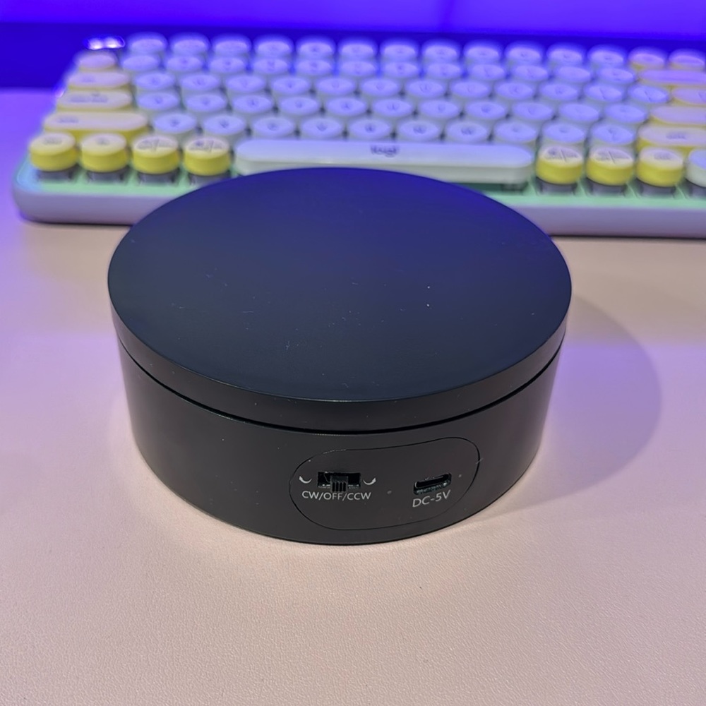 Spinning display stand